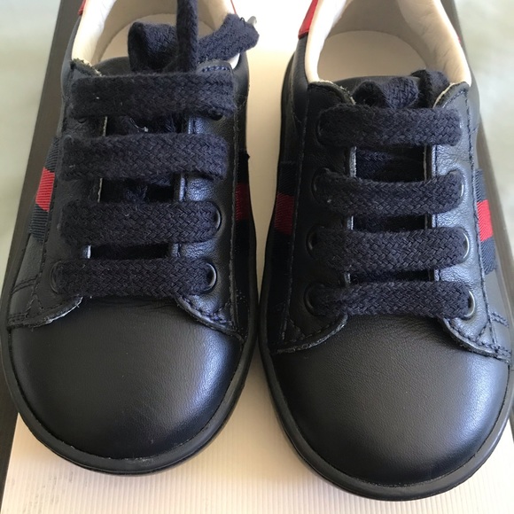 ---SOLD----gucci shoes - Picture 5 of 8